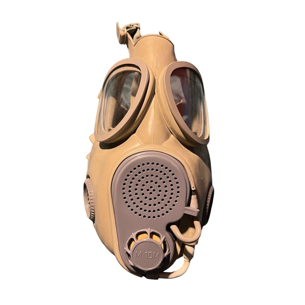 Mask brand new with free bag